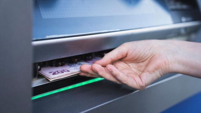 bankada-parasi-olanlar-dikkat-atmden-nakit-cekimi-ve-para-yatirmada-limitler-degisti-AgGE7WTM.jpg