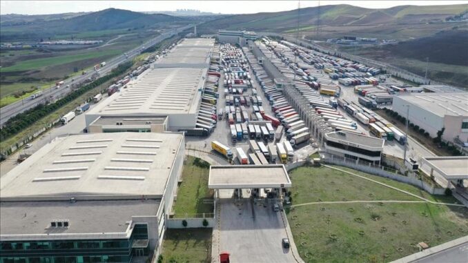 turkiyenin-5-aylik-ihracatinin-yarisi-7-gumruk-noktasindan-yapildi-XC6Tngks.jpg